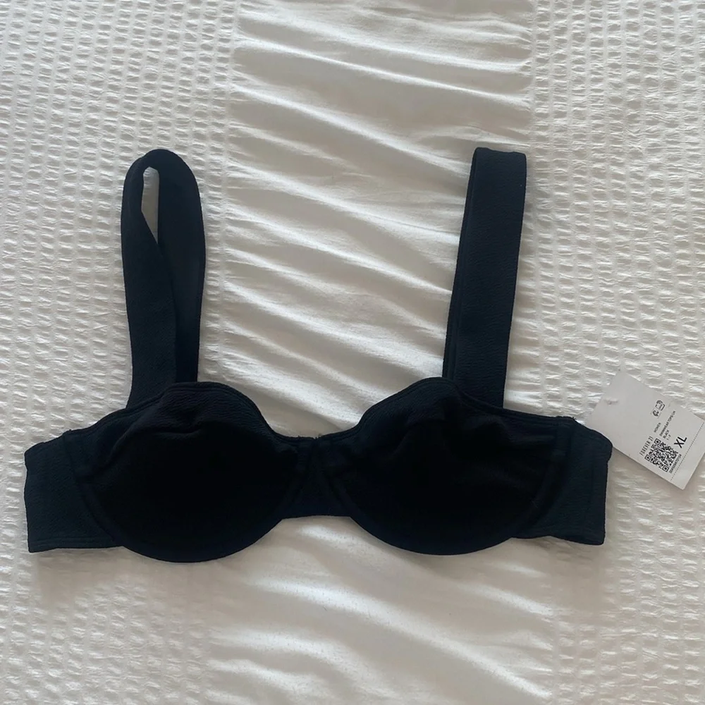 NWT Forever 21 black underwire bikini top size XL